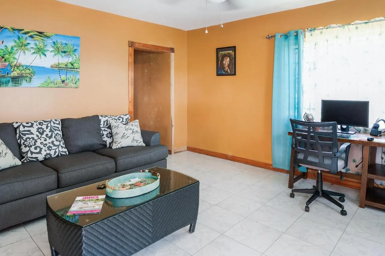 Yanceylargoestate 2Br Villa With Mountain Views Бухта Монтего