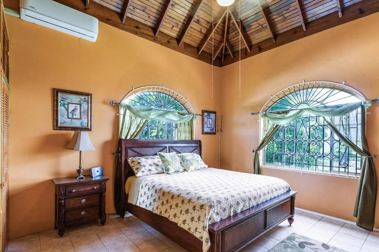 Yanceylargoestate 2Br Villa With Mountain Views 몬테고 베이